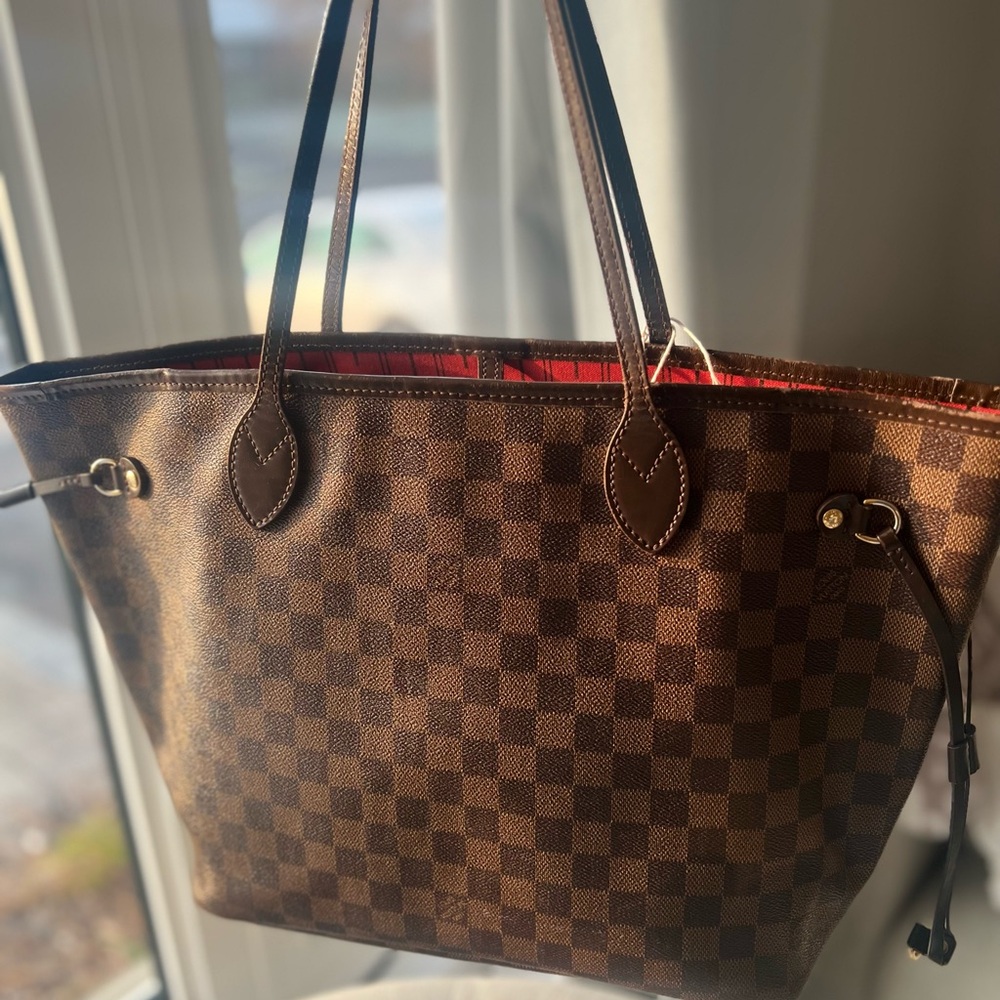 Authentic Louis Vuitton Never full tote bag